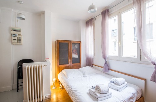 Epinettes Apartment | Spacious studio in Batignolles