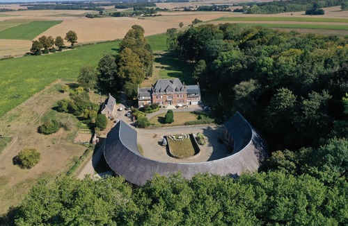 Beauquesne Apartment | Spacious Studio in the Quiet Countryside, on the 2nd Floor
