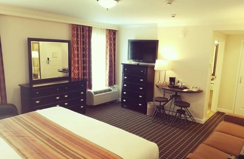 West Orange Hotel | Spacious Studio in West Orange with Gym. Enjoy It!