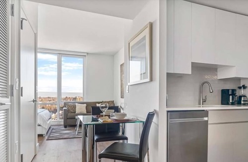 White Plains Apartment | Spacious Studio | Kitchen + Laundry | Downtown White Plains