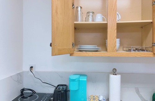 Midway City Apartment | Spacious Studio Near Disneyland & LittleSaigon