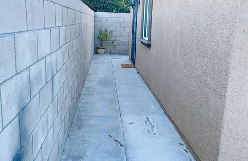 Midway City Apartment | Spacious Studio Near Disneyland & LittleSaigon