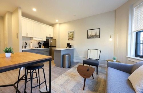 Prudential - St. Botolph Apartment | Spacious Studio | Prudential Area