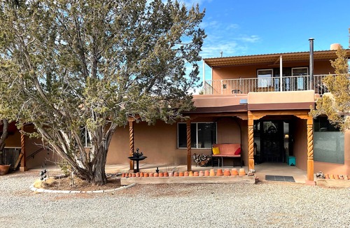 West Alameda Apartment | Spacious studio retreat in Santa Fe/5 miles to Plaza