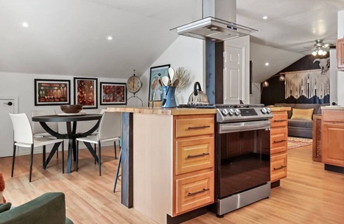 Durango Apartment | Spacious Studio Unit 5 with Gorgous Canyon Views!