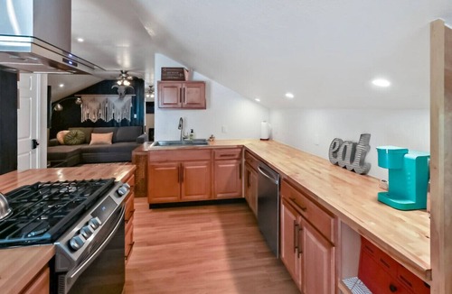 Durango Apartment | Spacious Studio Unit 5 with Gorgous Canyon Views!