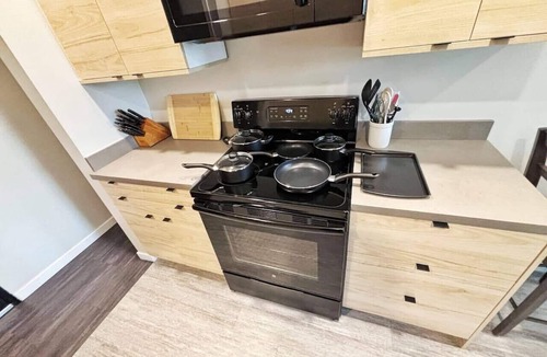 Downtown Des Moines Apartment | Spacious Studio Unit in Des Moines