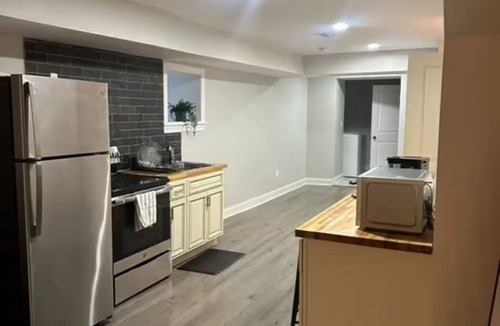 Garden Court Apartment | Spacious Studio with Washer&Dry 10 Min Train to Center City, Downtown Philly.