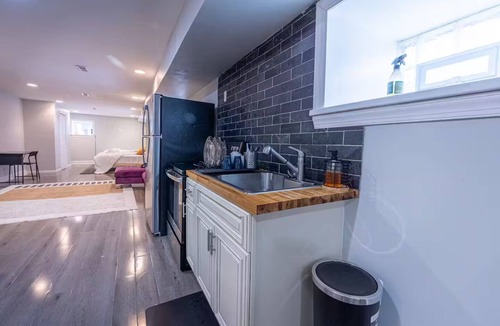 Garden Court Apartment | Spacious Studio with Washer&Dry 10 Min Train to Center City, Downtown Philly.