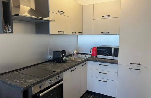 La Madeleine Apartment | Spacious studio with AC, 5 min. from the beach