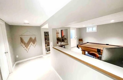 Westport Apartment | Spacious Studio with Pool Table