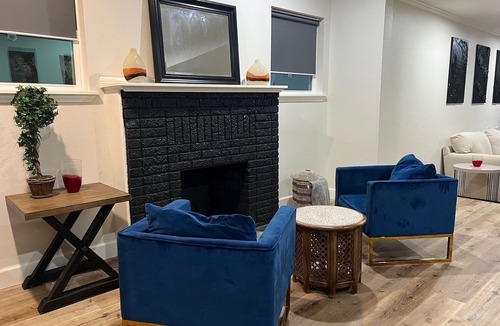 South Central Houston House | Spacious & Stylish 4-Bedroom Retreat Near Medical Center, NRG, Museum and Zoo