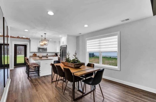 Bardstown House | Spacious & Stylish Central Bardstown Home!