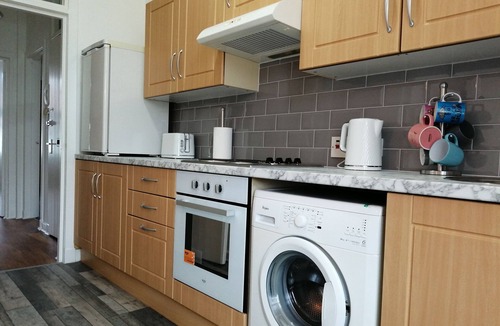 Largs Apartment | Spacious Stylish Centrally Located Flat near beach
