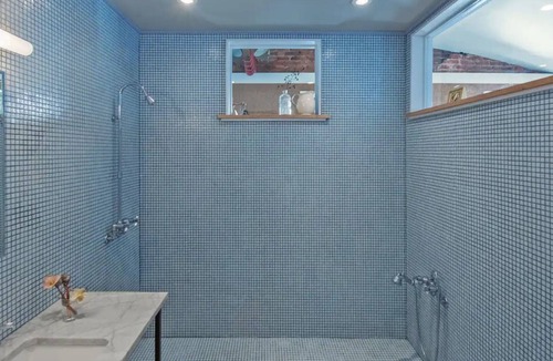 East Falls House | Spacious Stylish Home Central Hosted StayRafa