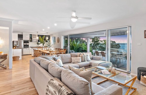 Corlette House | Spacious, Stylish home with panoramic waterviews