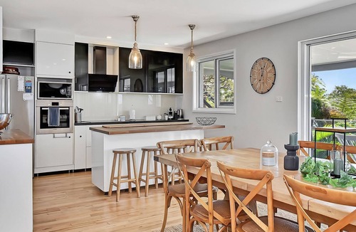 Corlette House | Spacious, Stylish home with panoramic waterviews