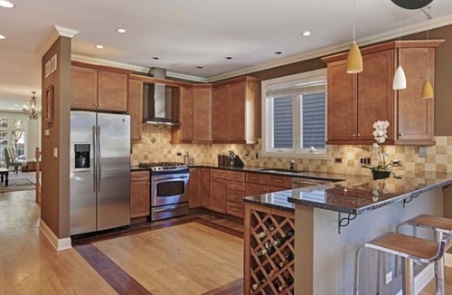 West Town House | Spacious & Stylish Home with Garage + Rooftop Deck. 10 min Walk to Train.