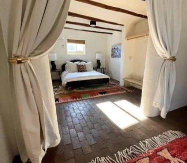 Santa Fe House | Spacious Stylish Niji Suite
