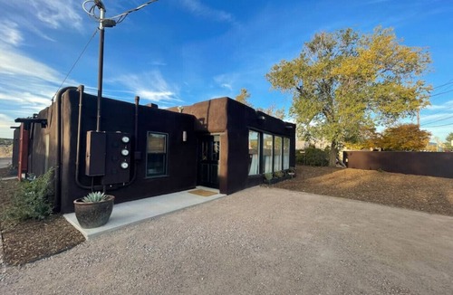 Santa Fe Apartment | Spacious, Stylish “Niji Suite” @ La Dea