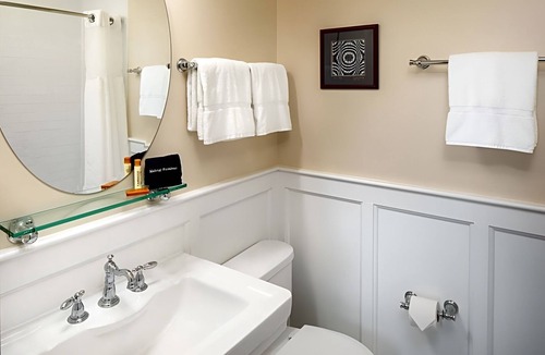 Berea Hotel | Spacious Suite Near Kentucky Music Hall of Fame & Berea College – Historic Trip