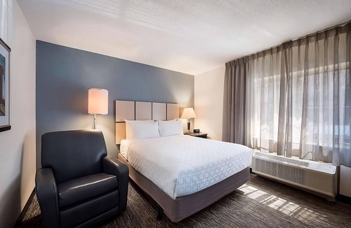 Morris Plains Hotel | Spacious Suite w/Kitchenette and Working Desk - Budget Friendly stay