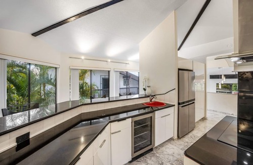 Kaneohe Villa | Spacious Suite With Office - Unit A