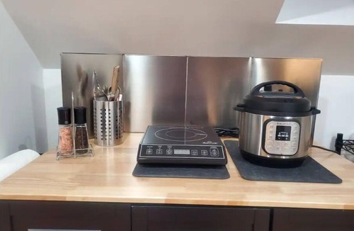 Providence Apartment | Spacious suite with kitchenette