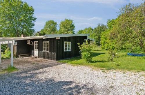 Vejby House | Spacious Summer House With Pool