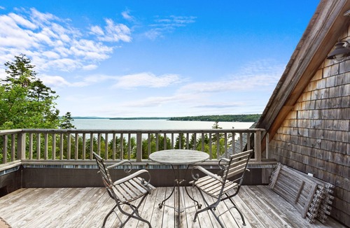 Hancock Point Cottage | Spacious Sun-filled House with Fabulous Bay Views