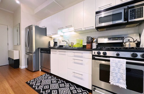 Downtown Boston Apartment | Spacious Sunlit 3BR Downtown Boston Family Favorite Iconic Location