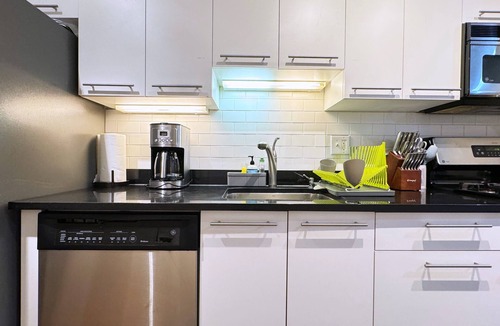 Downtown Boston Apartment | Spacious Sunlit 3BR Downtown Boston Family Favorite Iconic Location