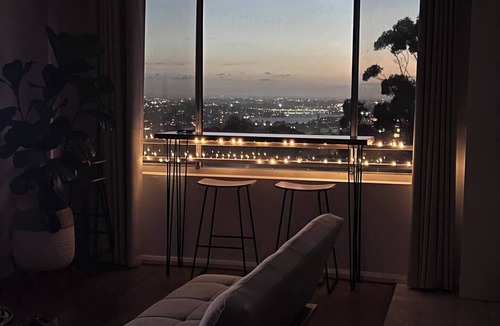 Crows Nest Apartment | Spacious Sunny Studio with City & Harbour Views - Crows Nest