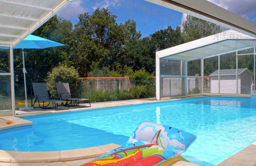 Chiche Apartment | Spacious sunny three bedroomed gite with covered heated pool and river.