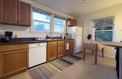 Upper Telegraph Apartment | Spacious, Sunny Upper Flat Newly Listed!