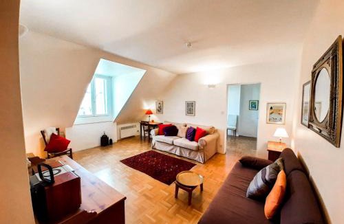 Amboise Apartment | Spacious T2 apt in city center.