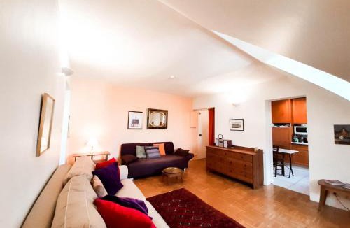 Amboise Apartment | Spacious T2 apt in city center.
