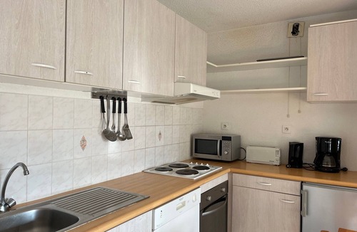 Peyragudes Apartment | Spacious T2 for 6 with Balcony, Near Slopes, Free Spa Access, Peyragudes