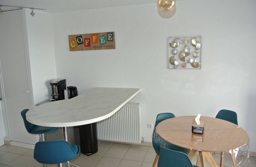 Toulouse North Apartment | Spacious T3 Balcony Private Parking, 5 minutes from the metro to downtown!
