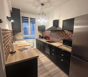 Anatole France Danton Apartment | Spacious T3 centre ville Coty