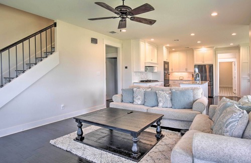 Yorktown House | Spacious Texas Getaway w/Fire Pit & Pond!