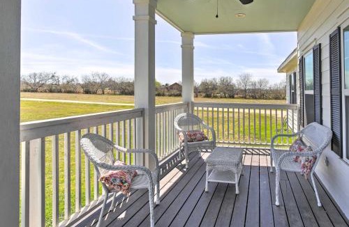 Yorktown House | Spacious Texas Getaway with Fire Pit and Pond!