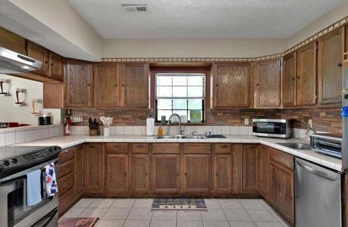 Coldspring House | Spacious Texas Ranch Retreat with Cowboy Pool and Fire Pit Near Lake Livingston, Coldspring TX