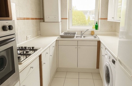 Liberton Apartment | Spacious Three-Bedroom Apartment