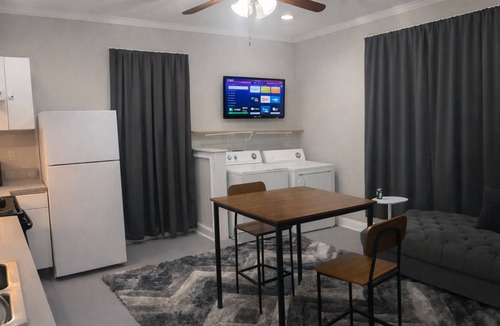 Griffin House | Spacious Three-Bedroom Home