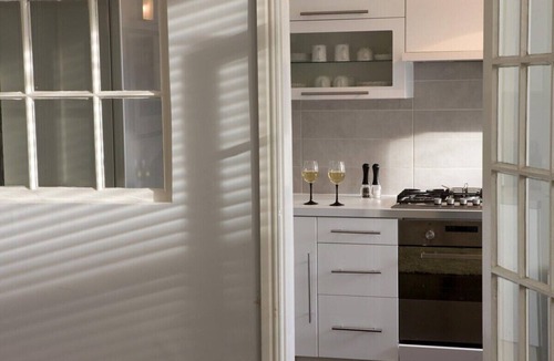 Leamington Spa Apartment | Spacious town centre serviced apartment