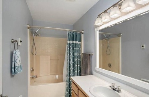 Kent House | Spacious Townhome Conveniently Located