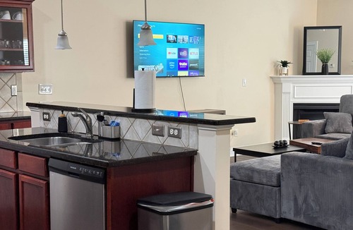 Winder House | Spacious townhome ideally located in Grayson with private backyard. Sleeps 8