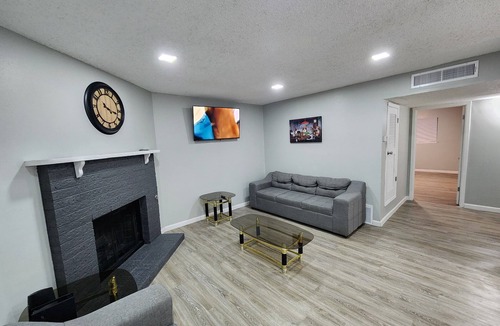 Biggs Field House | Spacious Townhome in El Paso East