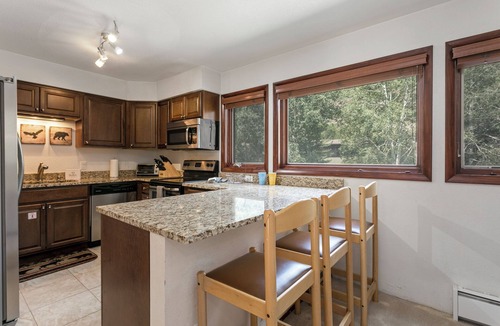 Intermountain House | Spacious Townhome on Shuttle Route, Just Minutes to Vail Resort!